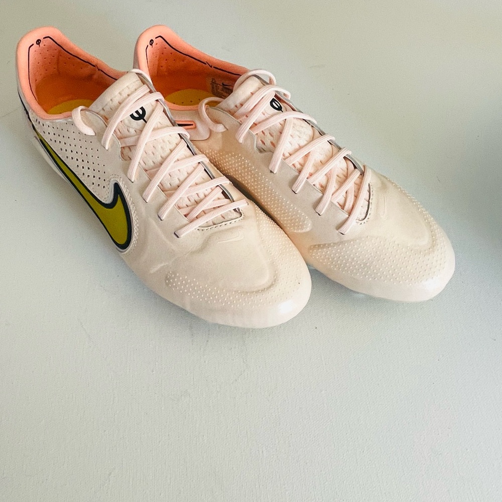 Nike Tiempo Legend 9 Elite SG Pro Size 7.5 Mens Guava Peach Ice Soccer Cleats